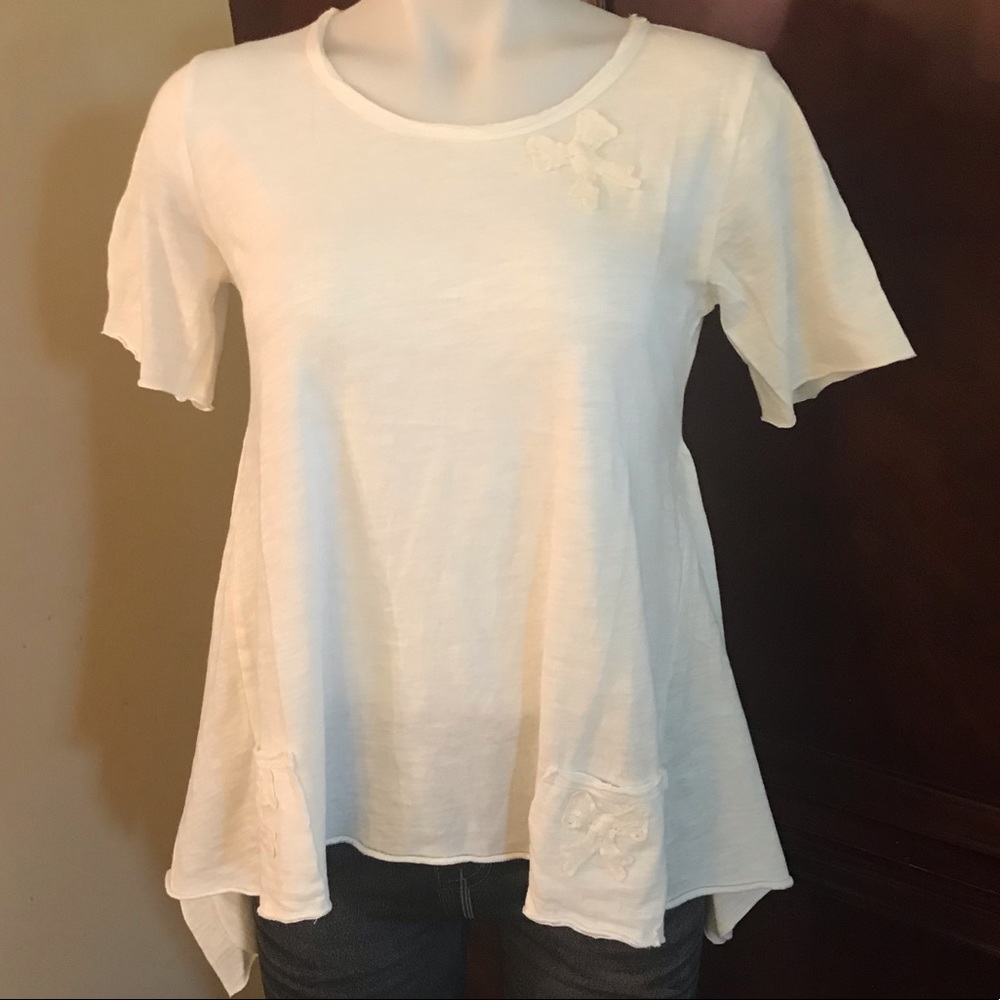 🆕 Catwalk Studio Off-White Asymmetrical Top-Small